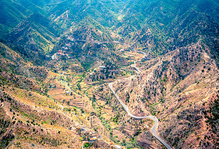 Carretera de montaña y valle de Vallehermoso